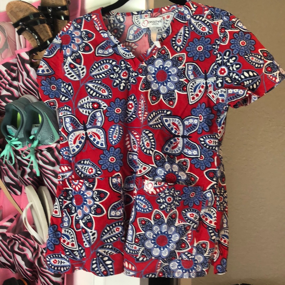 Like new scrub top